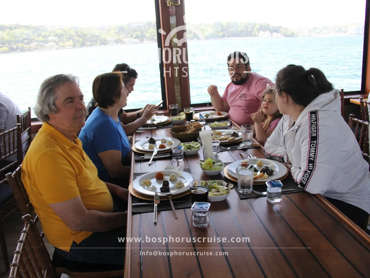 Istanbul Lunch Cruise – Bosphorus and Black Sea Yacht Tour