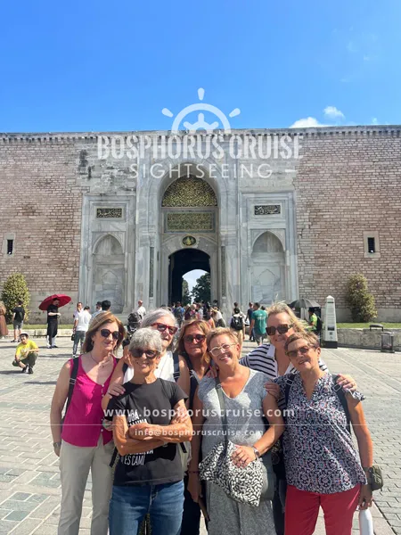 Marvels of Istanbul Tour with Bosphorus Cruise and Black Sea Cruise