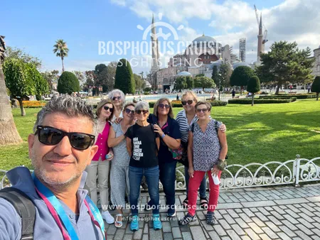 Marvels of Istanbul Tour with Bosphorus Cruise and Black Sea Cruise