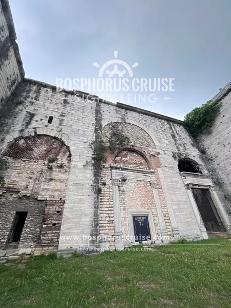 Istanbul Multicultural Heritage Tour and Bosphorus Sunset Cruise