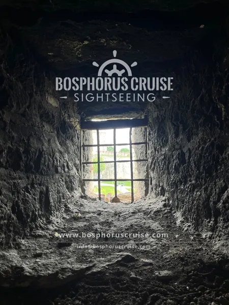 Istanbul Multicultural Heritage Tour and Bosphorus Sunset Cruise