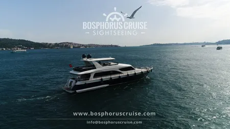 Dolmabahce Palace Tour and Bosphorus Yacht Cruise