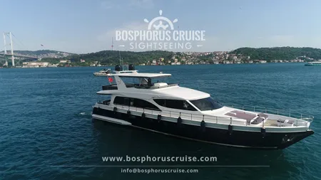 Dolmabahce Palace Tour and Bosphorus Yacht Cruise
