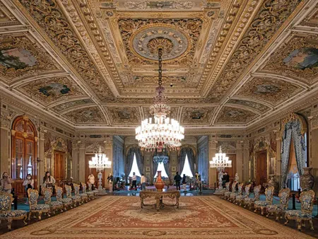 Dolmabahce Palace Tour and Bosphorus Yacht Cruise