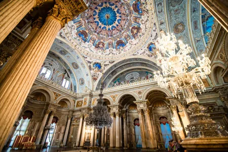 Dolmabahce Palace Tour and Bosphorus Yacht Cruise
